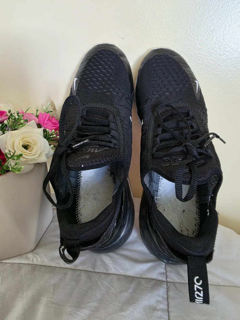 Nike Air Max 270 Black and White  Women's Sneakers Size 9